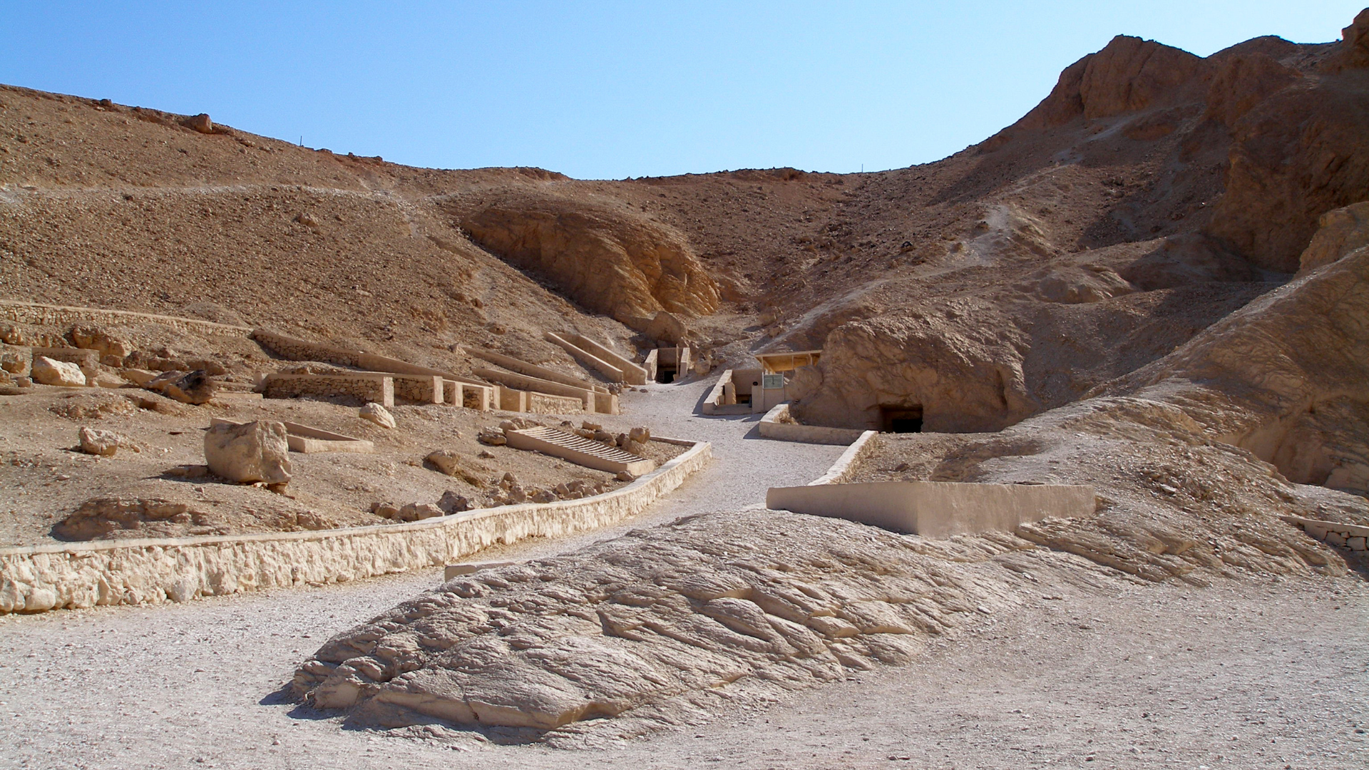 Valley of Queens 4